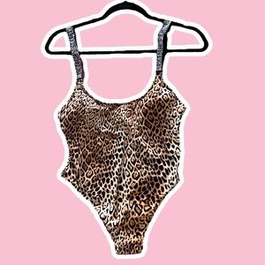 NWT VICTORIA'S SECRET Shine Strap Vardia One-Piece Swimsuit Leopard Small